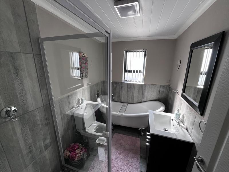 3 Bedroom Property for Sale in Dwarskersbos Western Cape